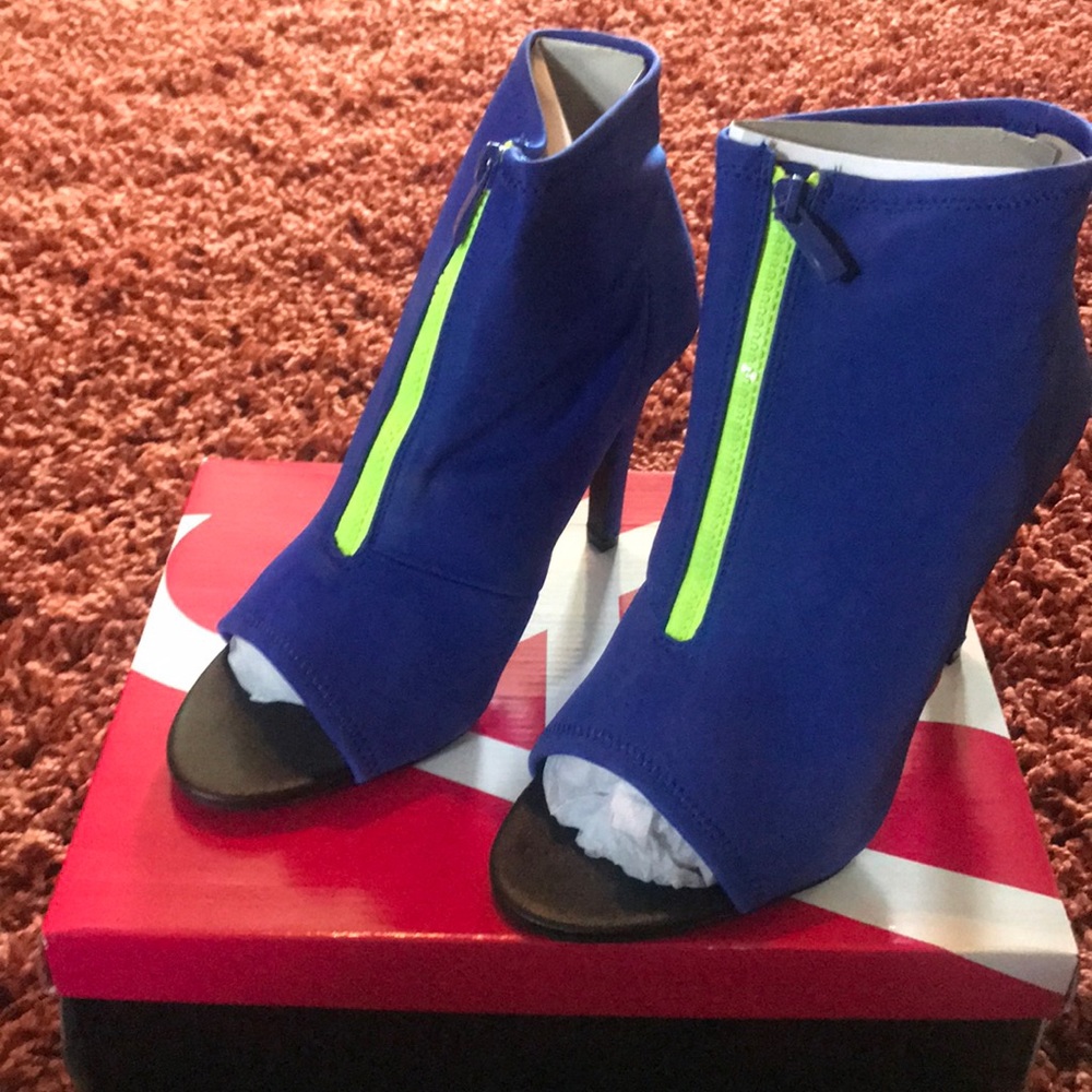 Shoes - Picture 3 of 3